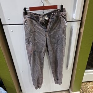 Forever 21 Women's Faded Cargo Jeans